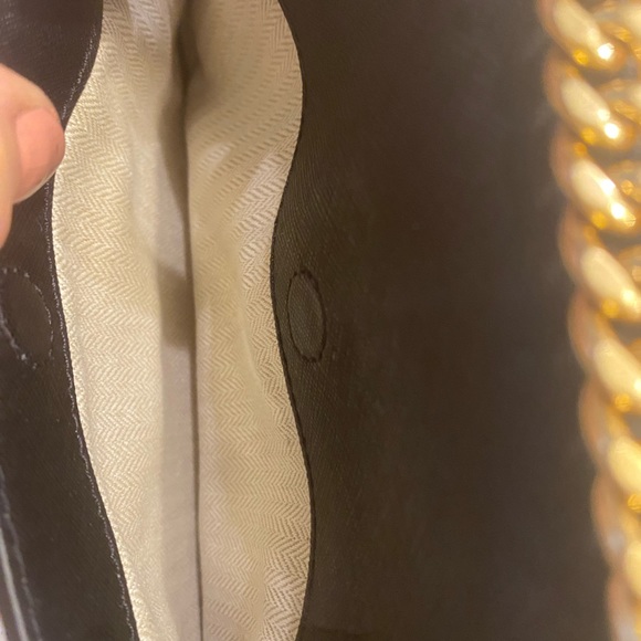 Tory Burch black bag with gold chain - Picture 4 of 9